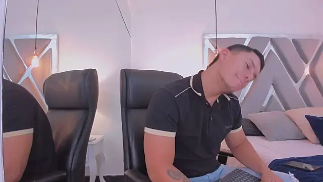 Chriss Diamond online show from 04/14/26, 08:03