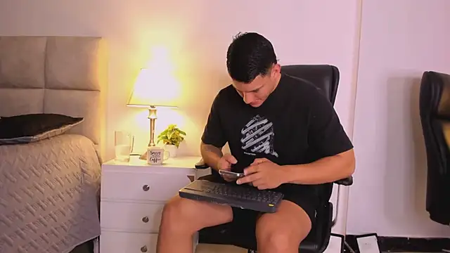 Chriss Diamond online show from 07/06/26, 08:44
