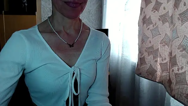 Snapshot of LadyL2026 chatting on 04/01/26, 08:59 LadyL2026 online show from 04/01/26, 08:59