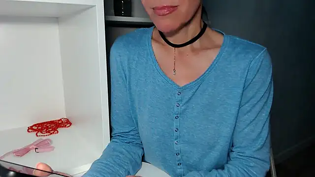 Snapshot of LadyL2026 chatting on 05/18/26, 06:18 LadyL2026 online show from 05/18/26, 06:18