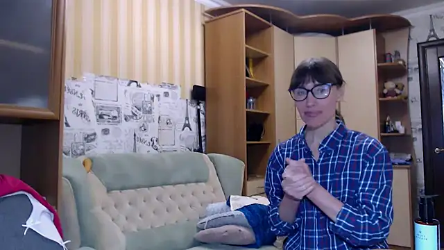 Snapshot of LadyL2026 chatting on 04/11/26, 01:37 LadyL2026 online show from 04/11/26, 01:37