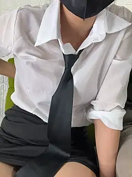 Snapshot of Amee_ chatting on 04/14/26, 04:12 Amee online show from 04/14/26, 04:12