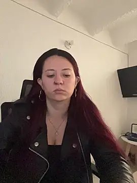 Snapshot of vitoria_bell chatting on 04/14/26, 04:45 vitoria bell online show from 04/14/26, 04:45