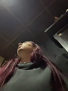 Snapshot of vitoria_bell chatting on 03/31/26, 02:02 vitoria bell online show from 03/31/26, 02:02