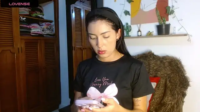 ivanna dl online show from 05/17/26, 01:05