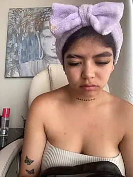 Snapshot of Violetaa_pink18 chatting on 05/20/26, 02:58 Violetaa pink18 online show from 05/20/26, 02:58