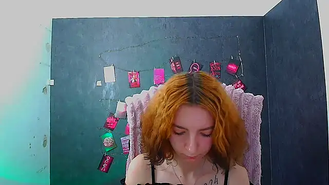 Snapshot of Butterfly_Milly chatting on 06/24/26, 06:34 Butterfly Milly online show from 06/24/26, 06:34
