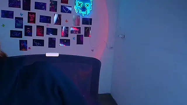 Butterfly Milly online show from 04/11/26, 08:07