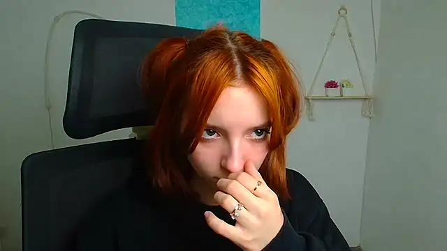 Butterfly Milly online show from 04/15/26, 11:49