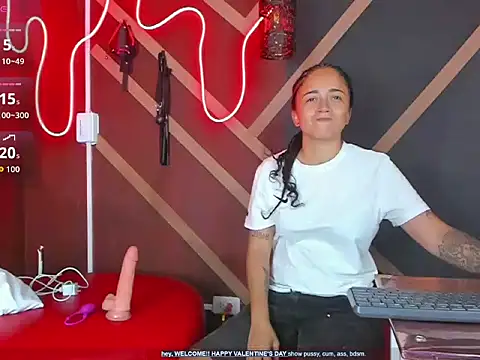 Snapshot of kloeMadels chatting on 04/14/26, 06:46 kloeMadels online show from 04/14/26, 06:46