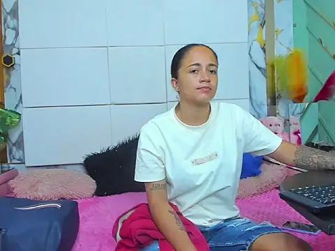 kloeMadels online show from 05/05/26, 06:22