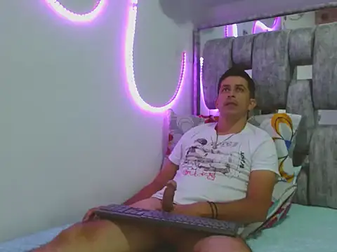 21Latinlover online show from 04/02/26, 09:32