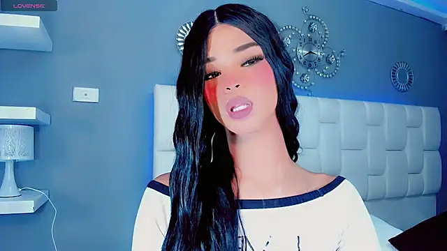 Snapshot of Kornylovee chatting on 04/11/26, 09:18 Kornylovee online show from 04/11/26, 09:18