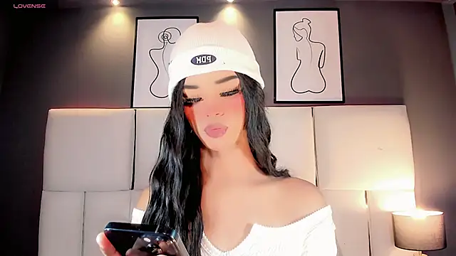 Snapshot of Kornylovee chatting on 04/14/26, 08:47 Kornylovee online show from 04/14/26, 08:47