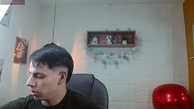 Snapshot of RoaSexi25 chatting on 03/27/26, 03:15 RoaSexi25 online show from 03/27/26, 03:15