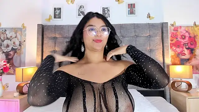 Snapshot of SamantaAristizabal2 chatting on 05/15/26, 11:08 SamantaAristizabal2 online show from 05/15/26, 11:08