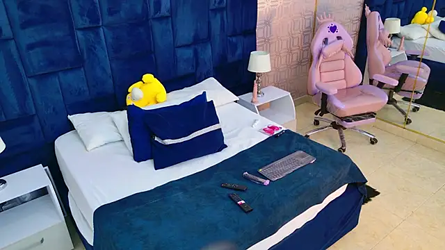 Snapshot of Ivana_Kitty chatting on 04/13/26, 07:40 Ivana Kitty online show from 04/13/26, 07:40