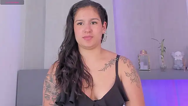 Snapshot of aurarosse_ chatting on 03/26/26, 11:30 aurarosse online show from 03/26/26, 11:30