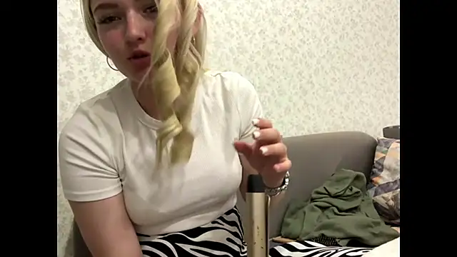Sophia Blonde online show from 05/18/26, 04:56