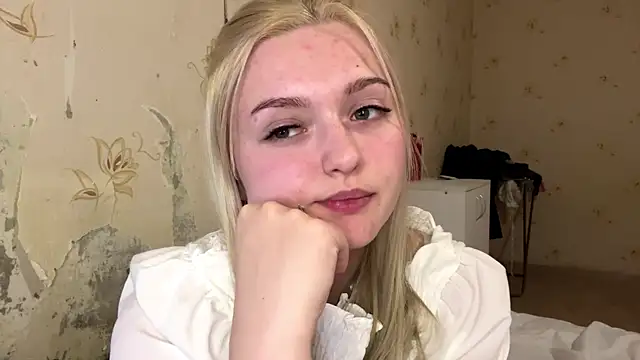 Sophia Blonde online show from 04/02/26, 05:30