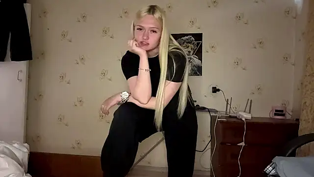 Sophia Blonde online show from 05/17/26, 06:19