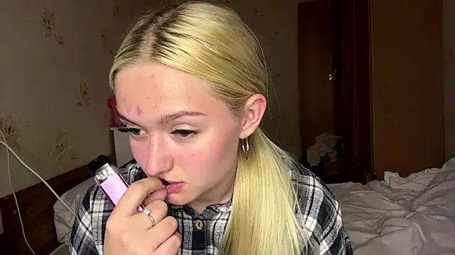 Sophia Blonde online show from 05/25/26, 04:17