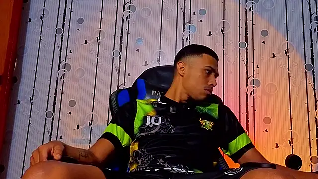 Charlies Fox online show from 04/12/26, 03:48