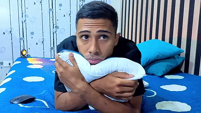 Charlies Fox online show from 04/01/26, 07:11