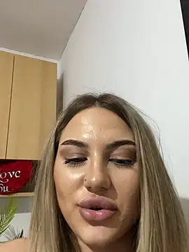 ScarlettMussee online show from 04/14/26, 09:31