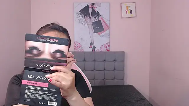 Snapshot of Celesstee_xx chatting on 04/11/26, 01:15 Celesstee xx online show from 04/11/26, 01:15