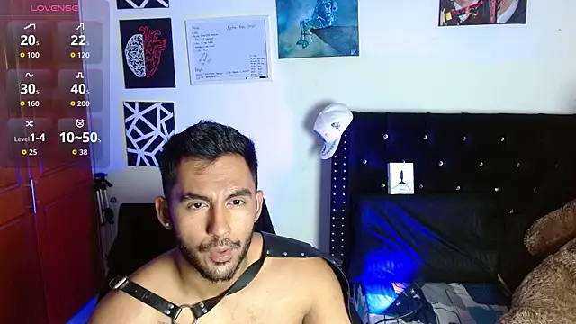 Snapshot of romanpearce_ chatting on 06/20/26, 10:48 romanpearce online show from 06/20/26, 10:48