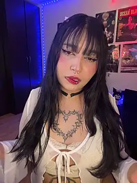 Snapshot of Hinataaa_ chatting on 05/25/26, 04:34 Hinataaa online show from 05/25/26, 04:34