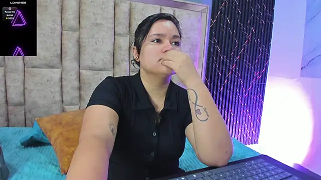 natasha adam21 online show from 07/12/26, 02:12