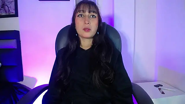 Snapshot of Fenixx_19 chatting on 04/07/26, 11:45 Fenixx 19 online show from 04/07/26, 11:45