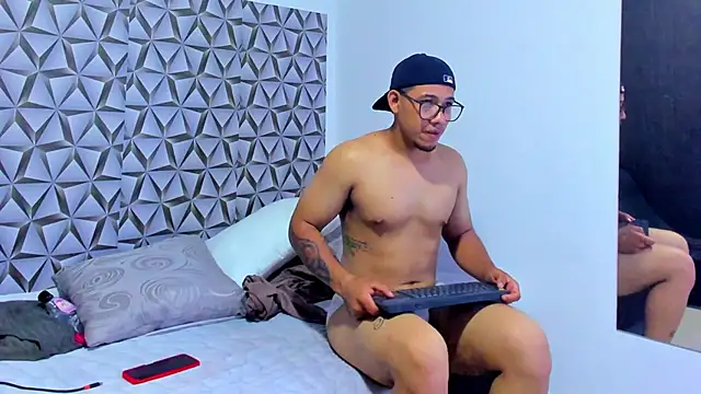 Snapshot of Benjamin_lich chatting on 04/02/26, 01:46 Benjamin lich online show from 04/02/26, 01:46