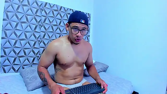 Snapshot of Benjamin_lich chatting on 04/02/26, 03:08 Benjamin lich online show from 04/02/26, 03:08