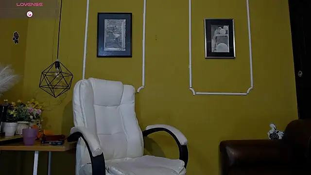 AmericaMillan ds online show from 04/12/26, 10:29