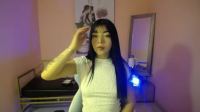 Snapshot of Soffi_x_x_ chatting on 04/09/26, 03:41 Soffi x x online show from 04/09/26, 03:41