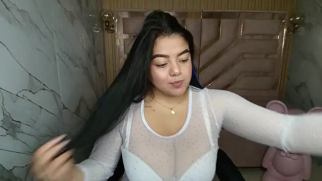 luna  r  online show from 05/05/26, 07:39