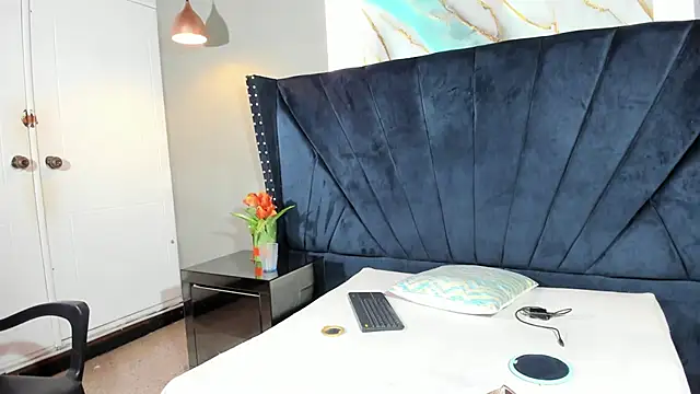 Sara Hanks online show from 03/28/26, 02:18