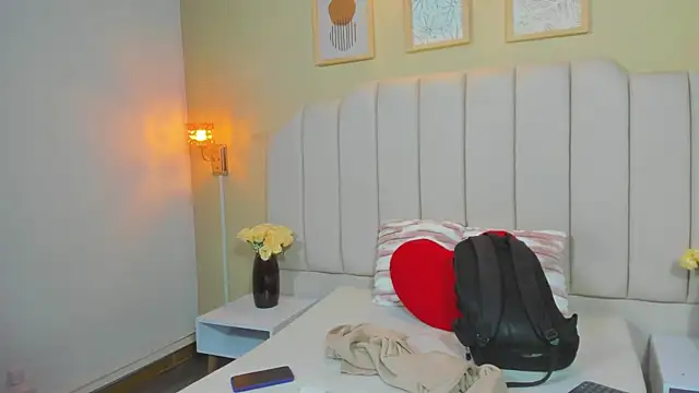 Sara Hanks online show from 04/09/26, 02:12