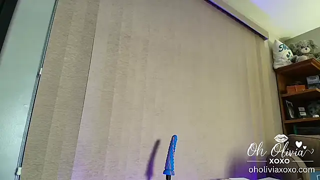 Snapshot of oholiviaxoxo chatting on 04/12/26, 11:35 oholiviaxoxo online show from 04/12/26, 11:35