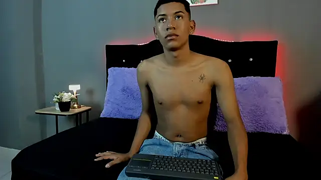 Snapshot of LexSin17 chatting on 03/26/26, 08:29 LexSin17 online show from 03/26/26, 08:29