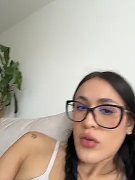 SerenaFox  online show from 04/21/26, 07:31