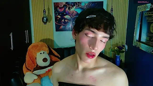 IsaacNovaa online show from 04/13/26, 08:24