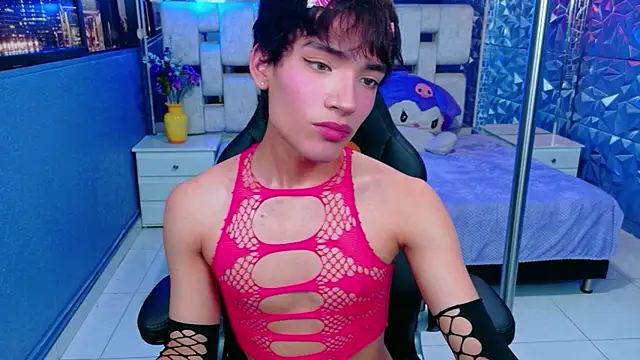 IsaacNovaa online show from 04/23/26, 07:37