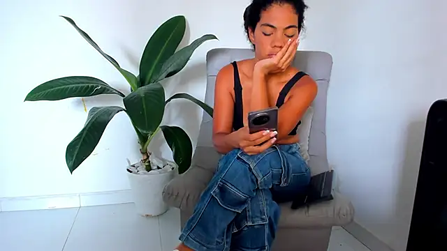 DakotaStills  online show from 04/13/26, 04:11