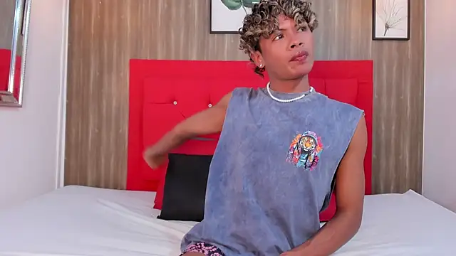 Henrikvermillion online show from 03/26/26, 02:21