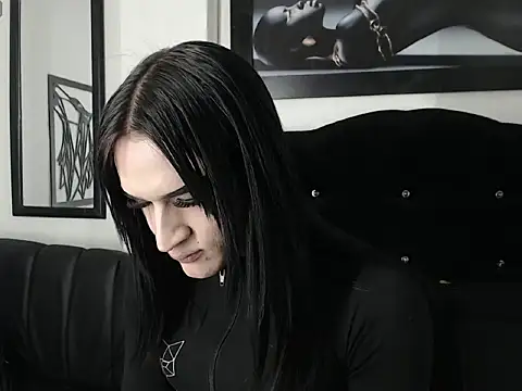 karla lovera online show from 05/18/26, 04:18