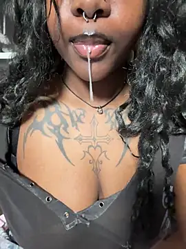 Nyla xox online show from 04/12/26, 11:08